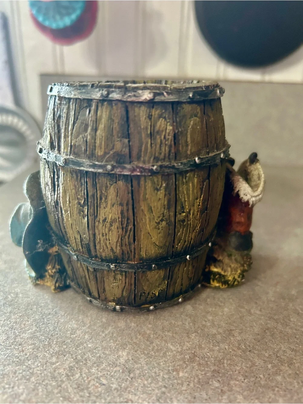 Western Barrel Pencil Holder with Green Accent -resin